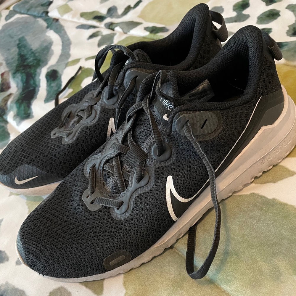 Black Nike Sneakers